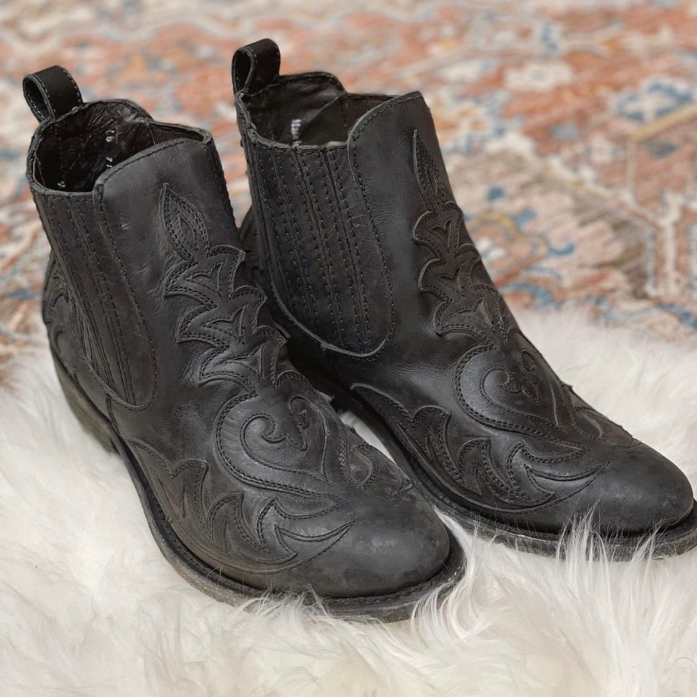 No Roots Boots “Lark” bootie.
